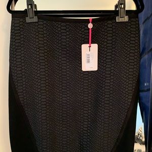 Snake embossed pencil skirt